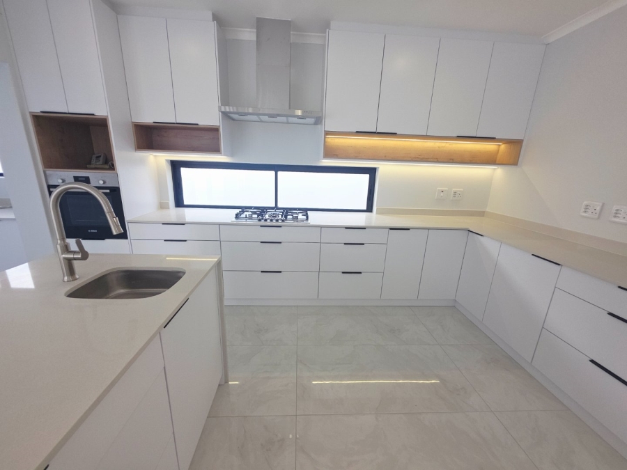 5 Bedroom Property for Sale in Sandown Western Cape